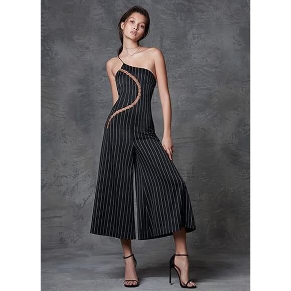 Elegant Black Striped Jumpsuit - Picture 1 of 9